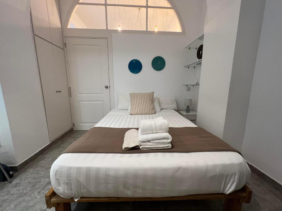 Апартаменти Quirky 1Br Just Off Main Street Prime Location Гібралтар Екстер'єр фото