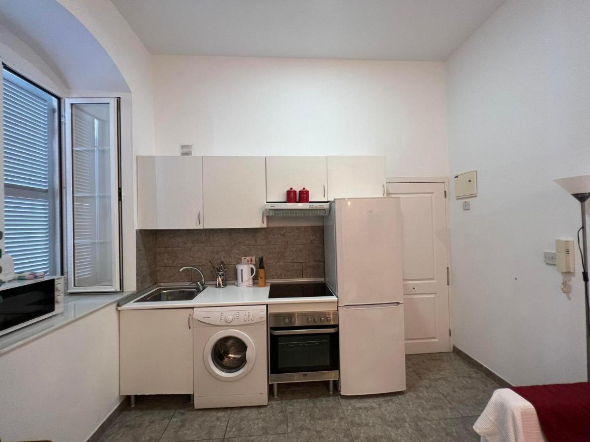 Апартаменти Quirky 1Br Just Off Main Street Prime Location Гібралтар Екстер'єр фото